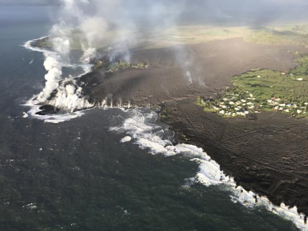 the fissure 8 lava flow front had completely filled Kapoho Bay.