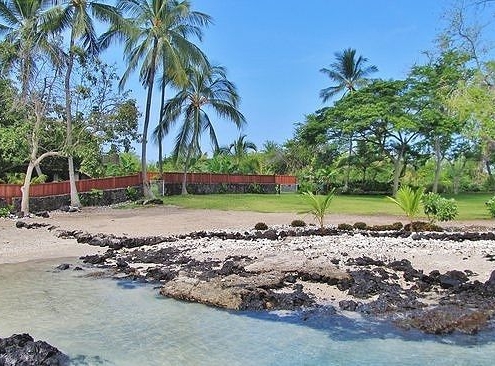 Manini Beach Kealakekua Bay within 1 mile of Luana Inn Accommodations South Kona Healthy Vacations in Hawaii